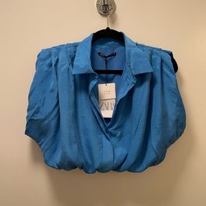 Crop top with collar